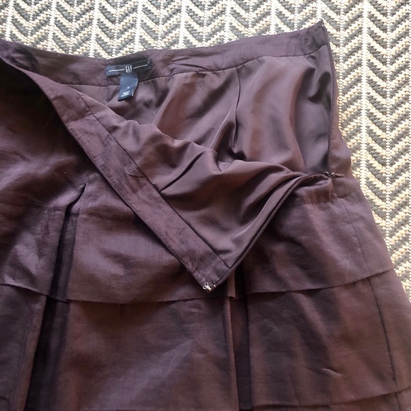 Beautiful GAP plum layered skirt - Picture 2 of 3